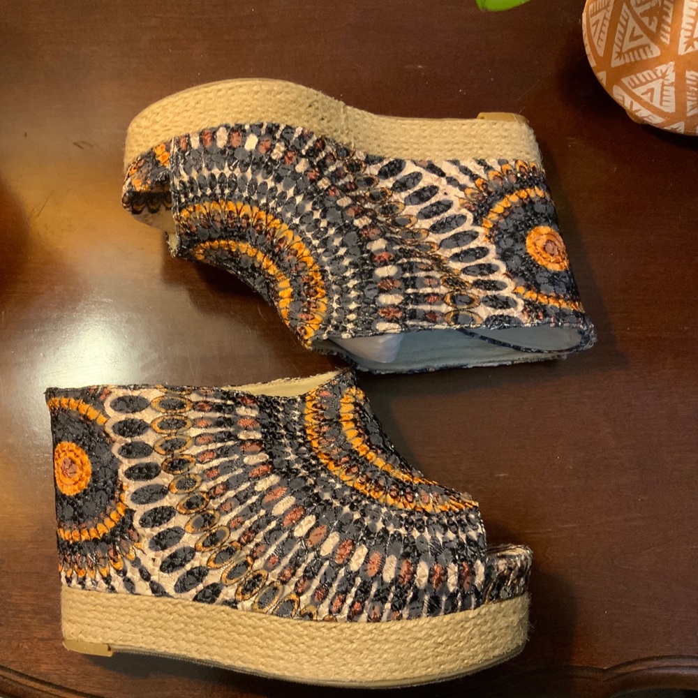 Chinese Laundry Clogs